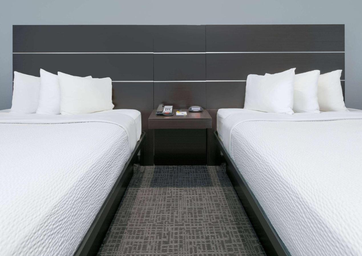 Days Inn By Wyndham Zachary La Экстерьер фото